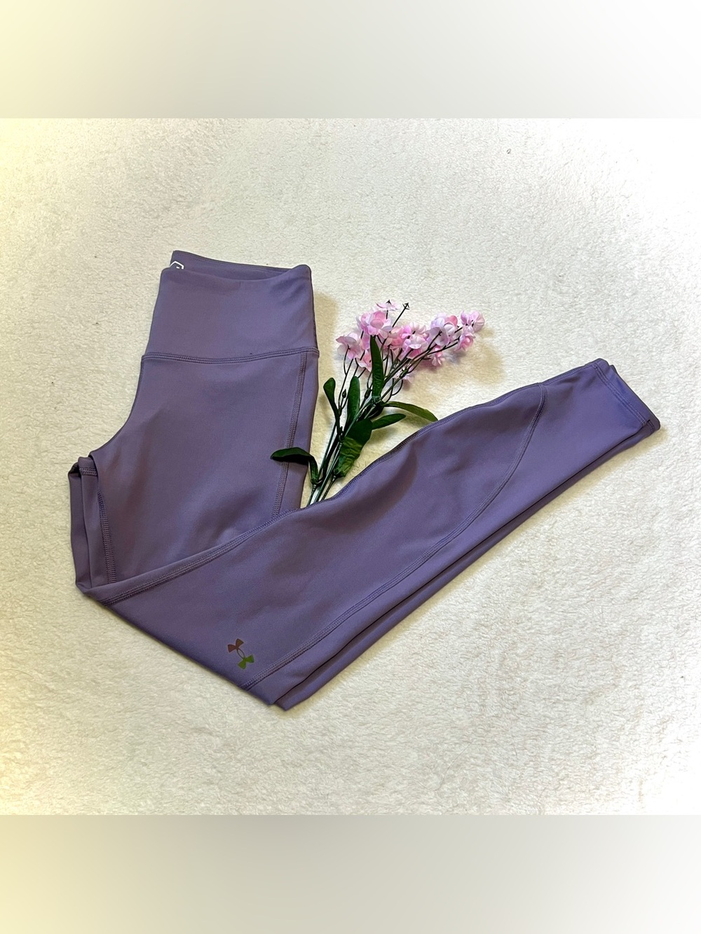 Under Armour NWT Compression Heat Gear Leggings - Small (26")